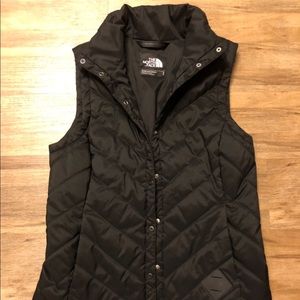 The North Face - Rainier Puffer Vest in Black